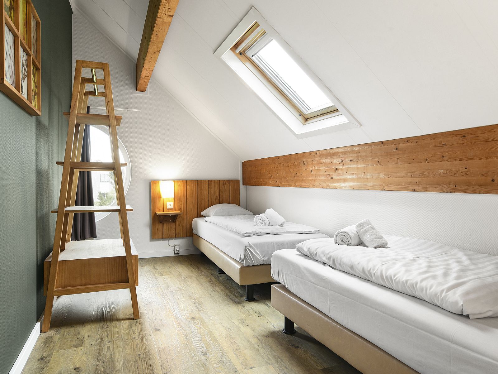 Unterkunft 454078 - Bungalow Noordzeekust - Beach Resort Ooghduyne | 8-persoons villa | 8L1