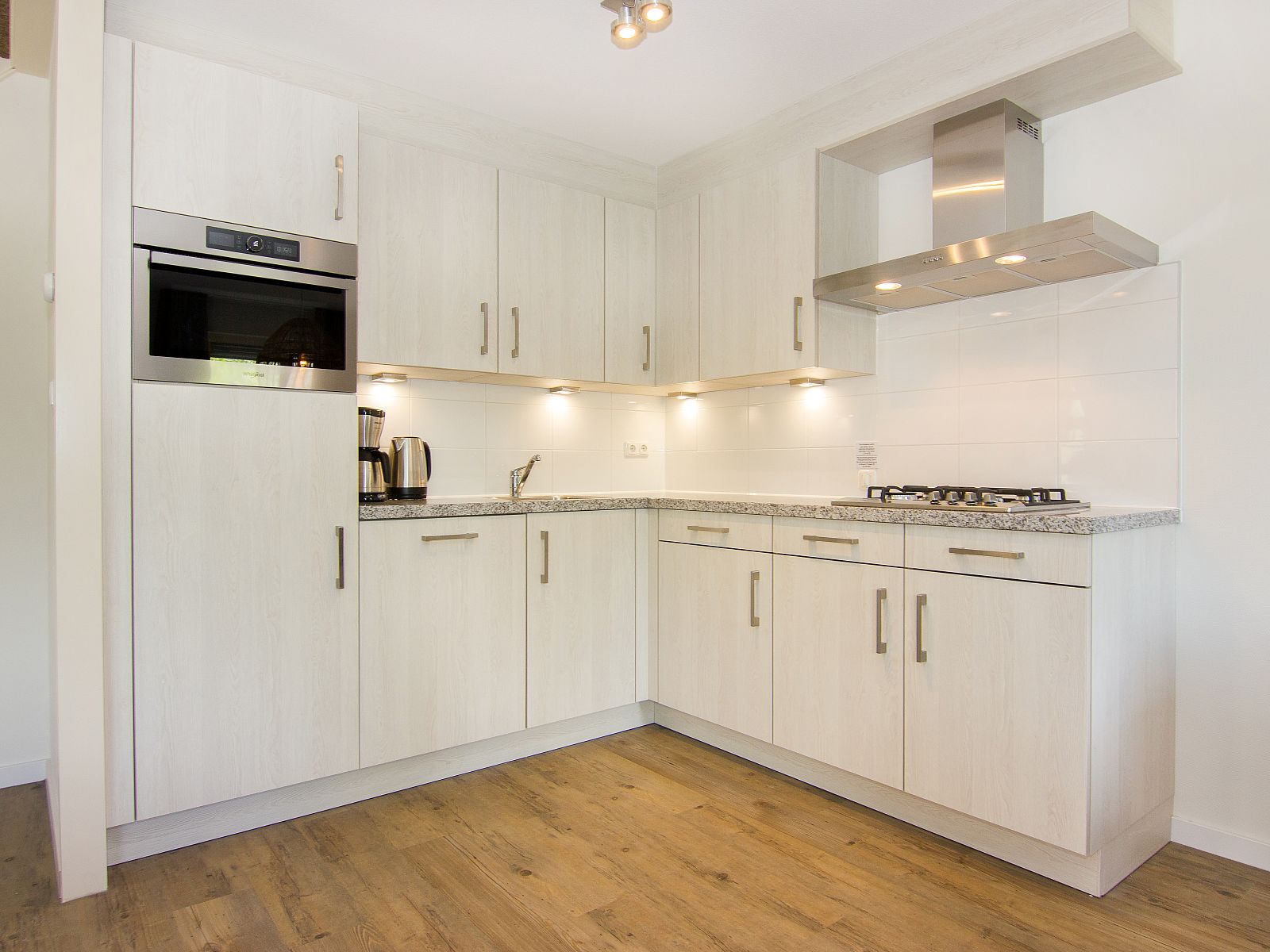 Guest house 454079 - Bungalow Noordzeekust - Beach Resort Ooghduyne | 6-persoons villa - Extra toegankeli