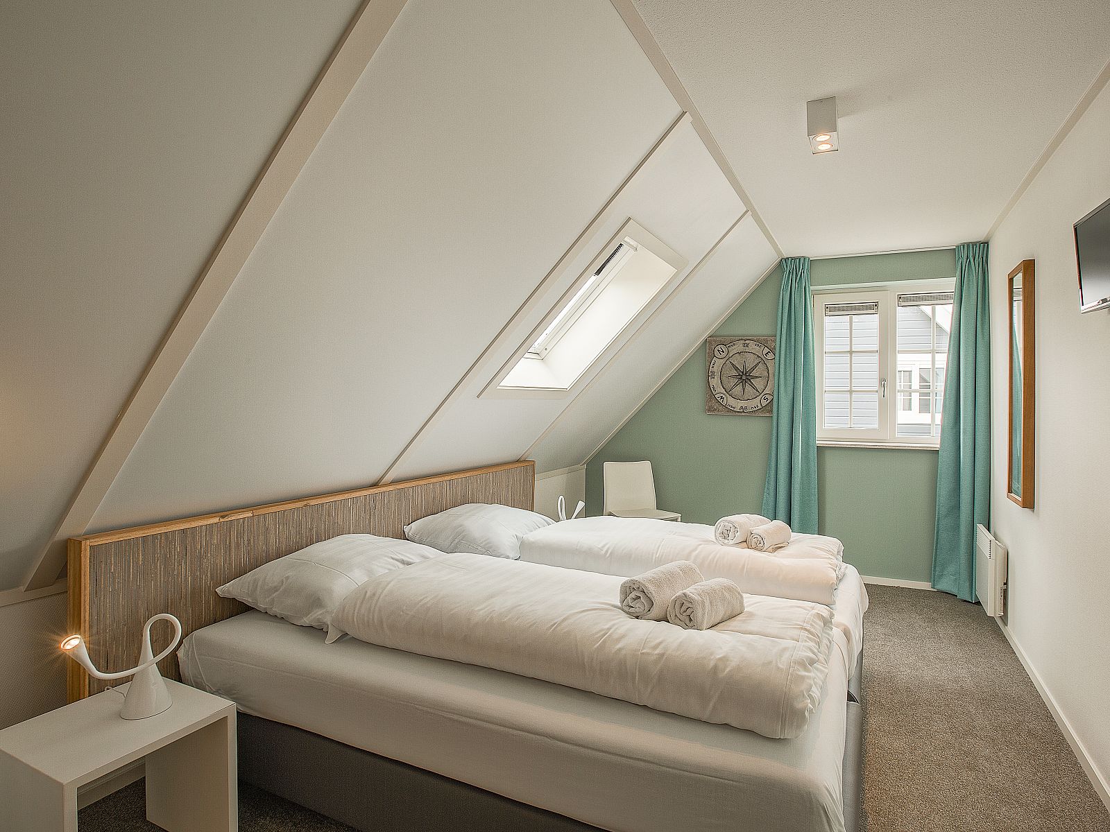 Verblijf 454083 - Bungalow Noordzeekust - Beach Resort Ooghduyne | 22-persoons villa | 22L