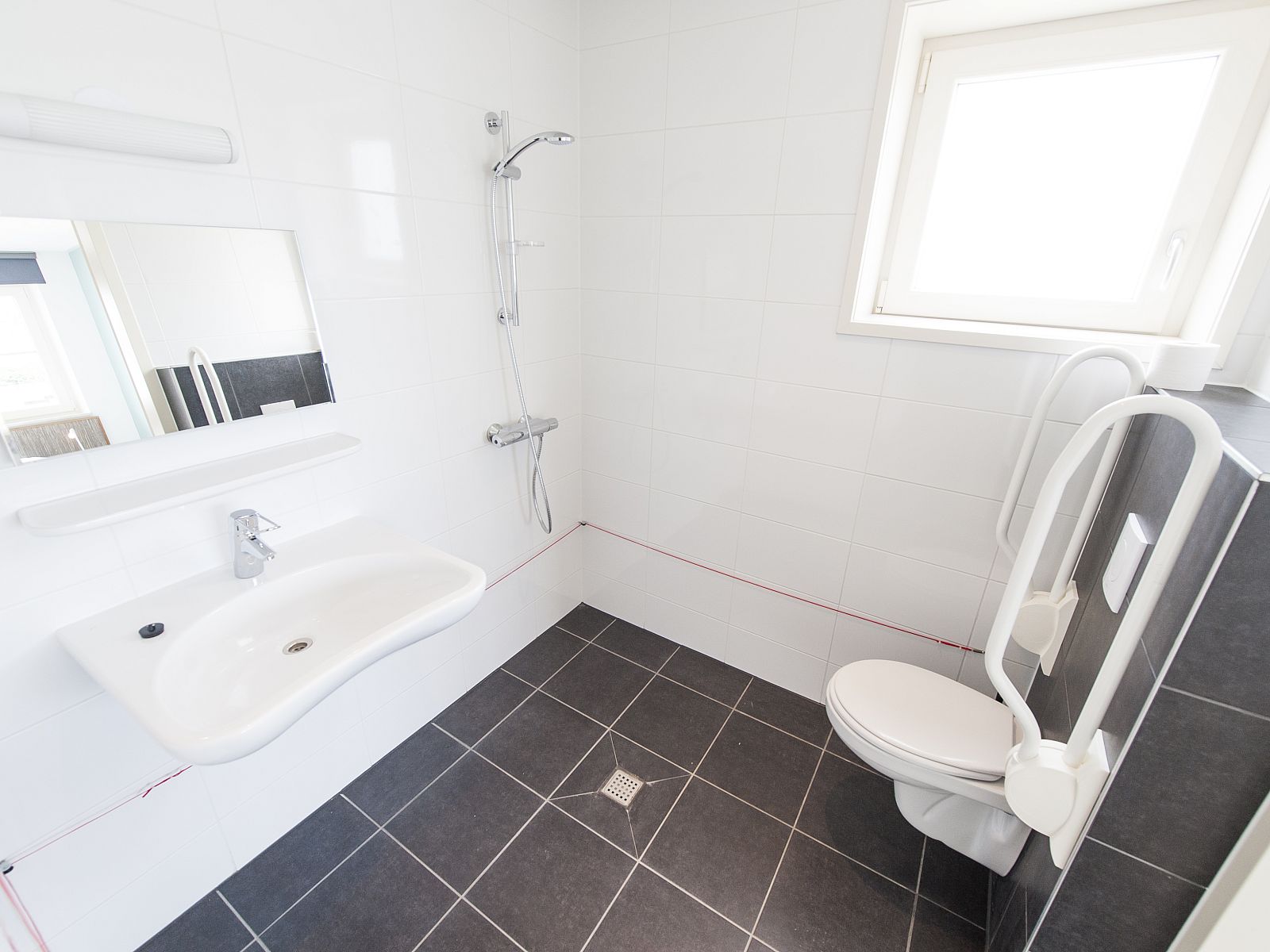 Guest house 454084 - Bungalow Noordzeekust - Beach Resort Ooghduyne | 10-persoons villa | 10L1