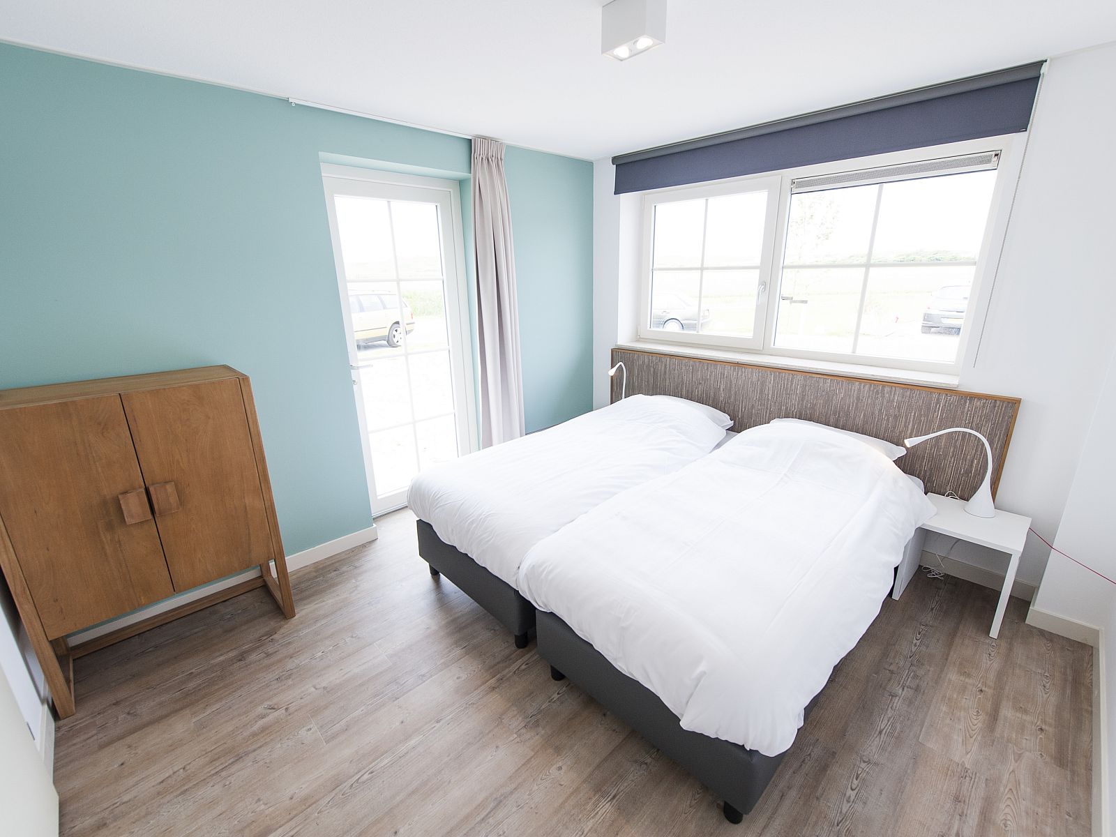 Guest house 454084 - Bungalow Noordzeekust - Beach Resort Ooghduyne | 10-persoons villa | 10L1