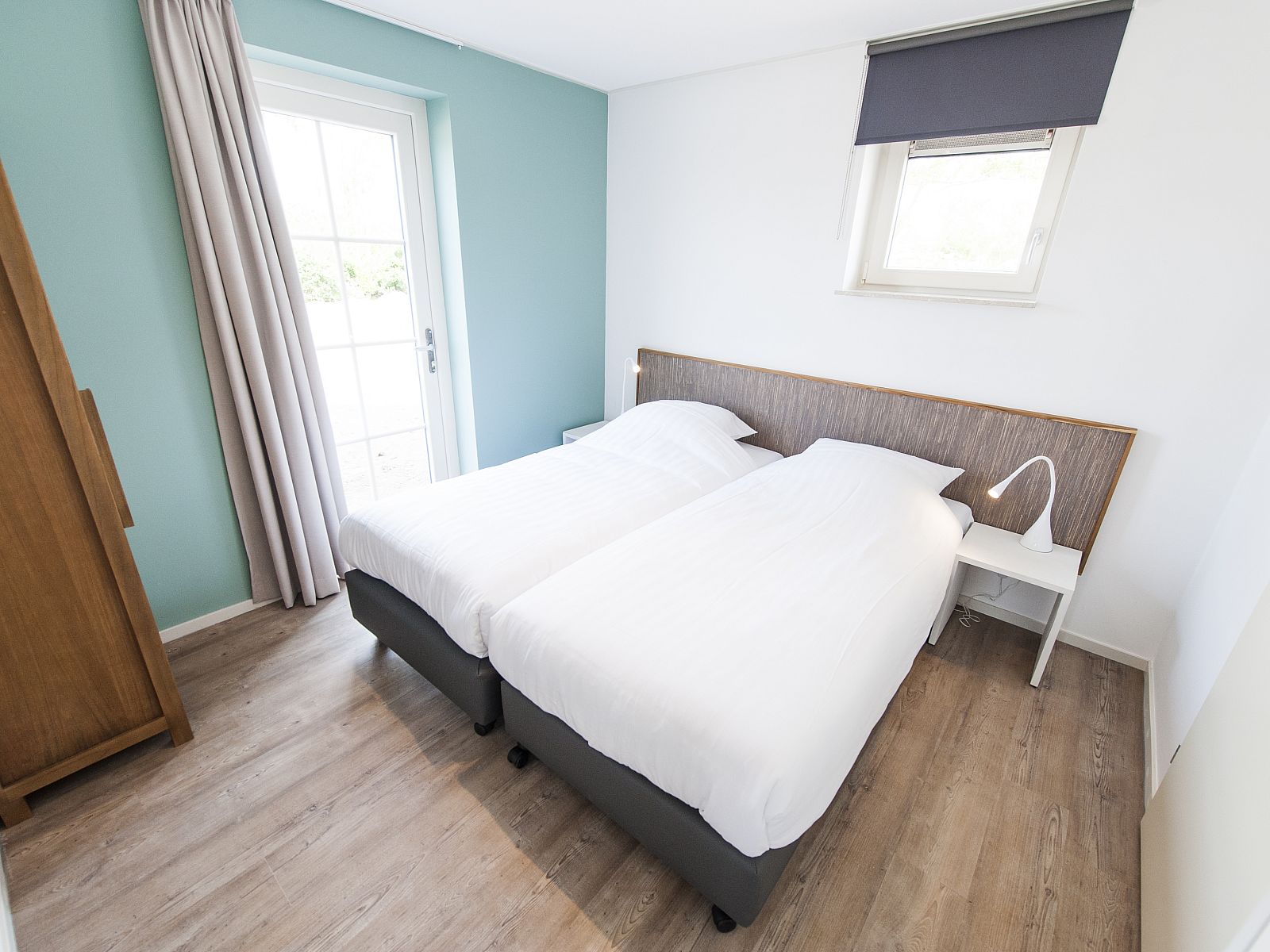 Guest house 454085 - Bungalow Noordzeekust - Beach Resort Ooghduyne | 12-persoons villa | 12C