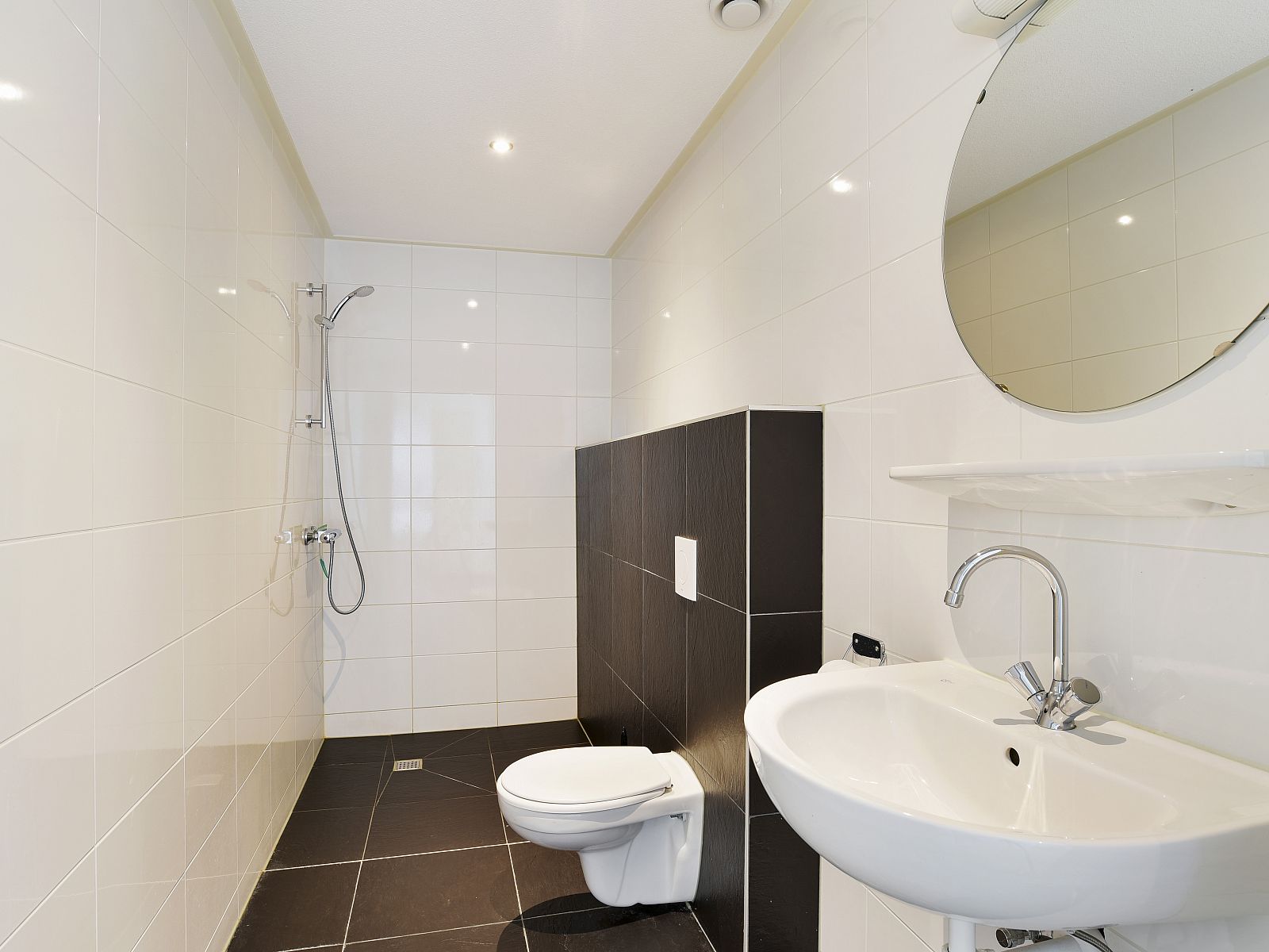 Guest house 454085 - Bungalow Noordzeekust - Beach Resort Ooghduyne | 12-persoons villa | 12C