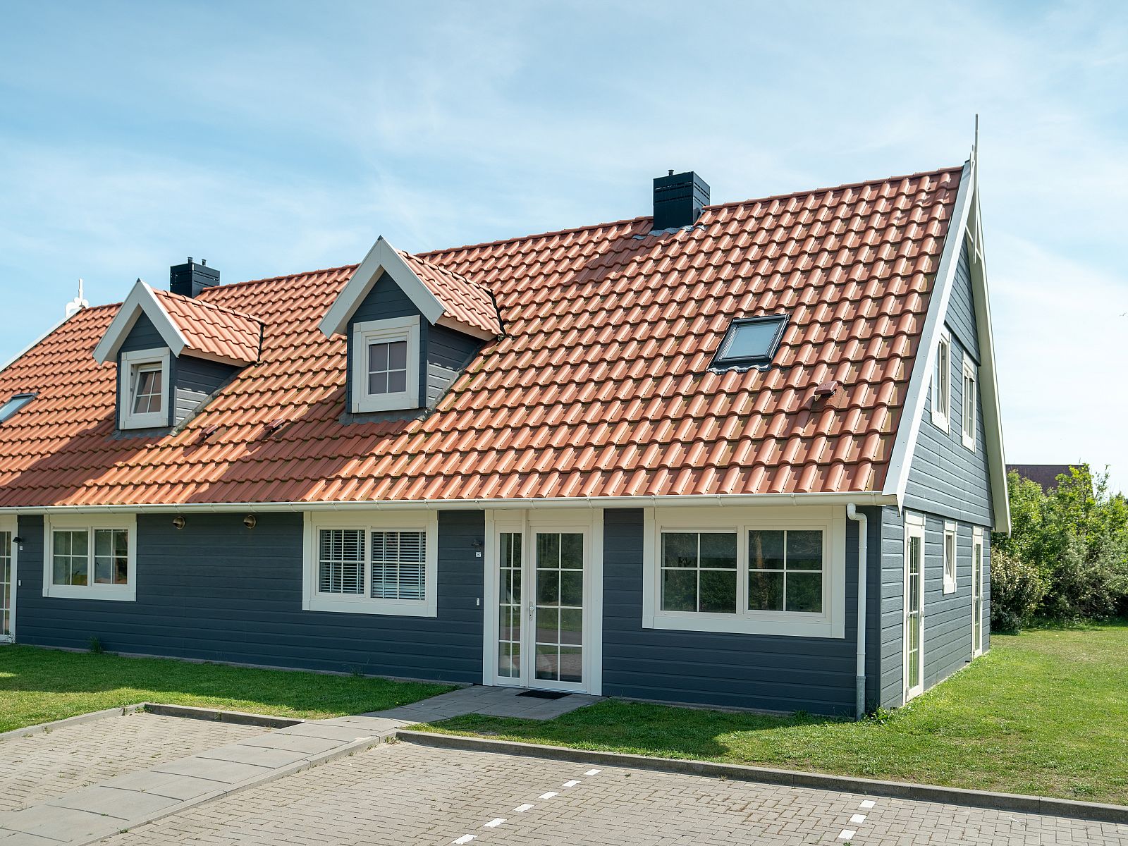 Guest house 454085 - Bungalow Noordzeekust - Beach Resort Ooghduyne | 12-persoons villa | 12C