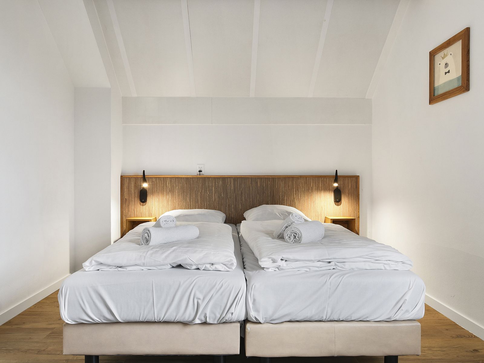 Guest house 454087 - Bungalow Noordzeekust - Beach Resort Ooghduyne | 6-persoons villa | 6C2