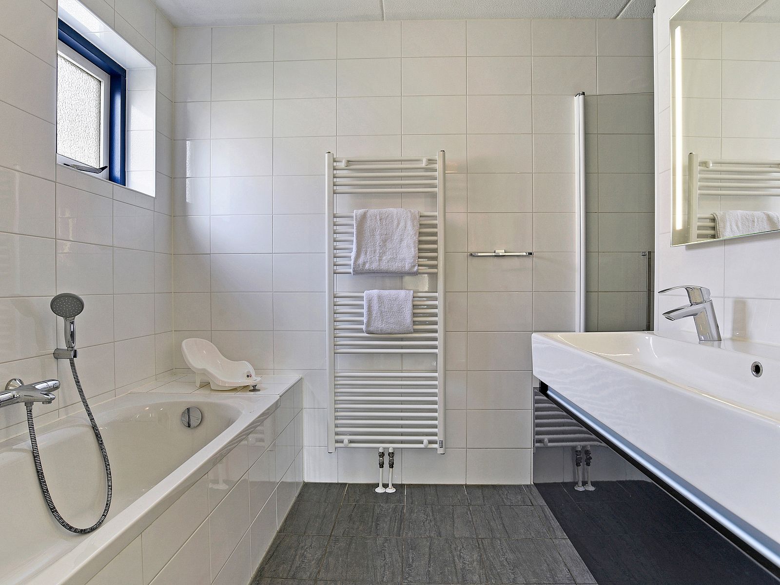 Unterkunft 454088 - Bungalow Noordzeekust - Beach Resort Ooghduyne | 6-persoons kindervilla | 6CK