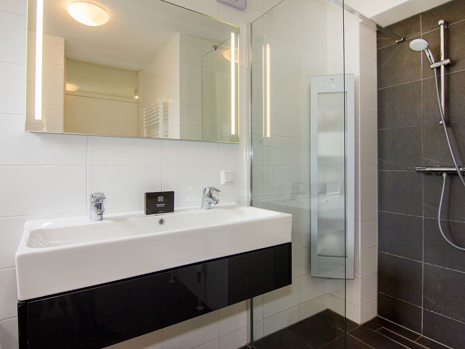 Verblijf 454090 - Bungalow Noordzeekust - Beach Resort Ooghduyne | 8-persoons kindervilla | 8LK