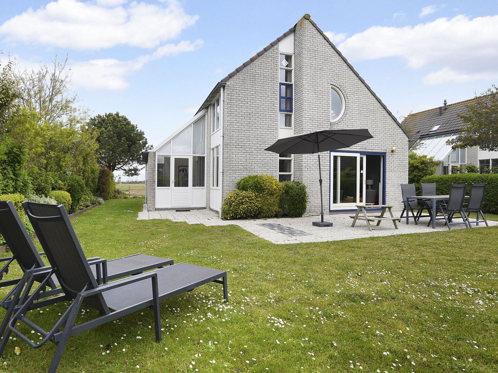 Verblijf 454090 - Bungalow Noordzeekust - Beach Resort Ooghduyne | 8-persoons kindervilla | 8LK