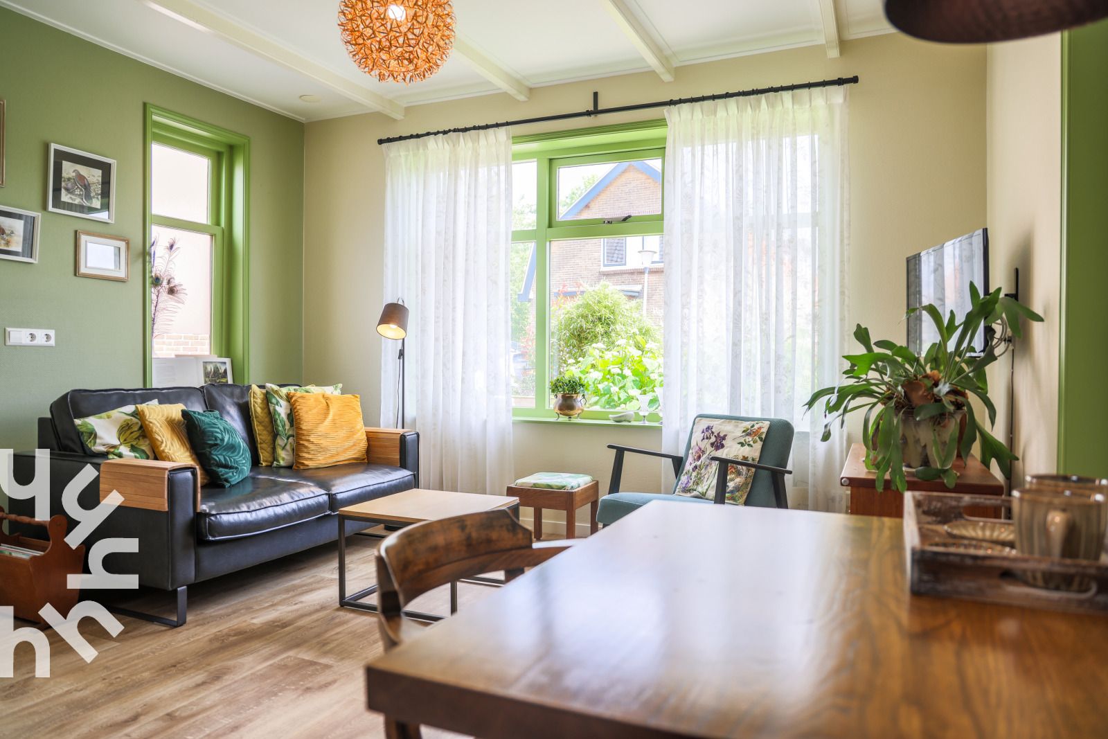 Terrasse mit Stuehlen im NH093 Ferienhaus in Warmenhuizen, Nordseekueste.