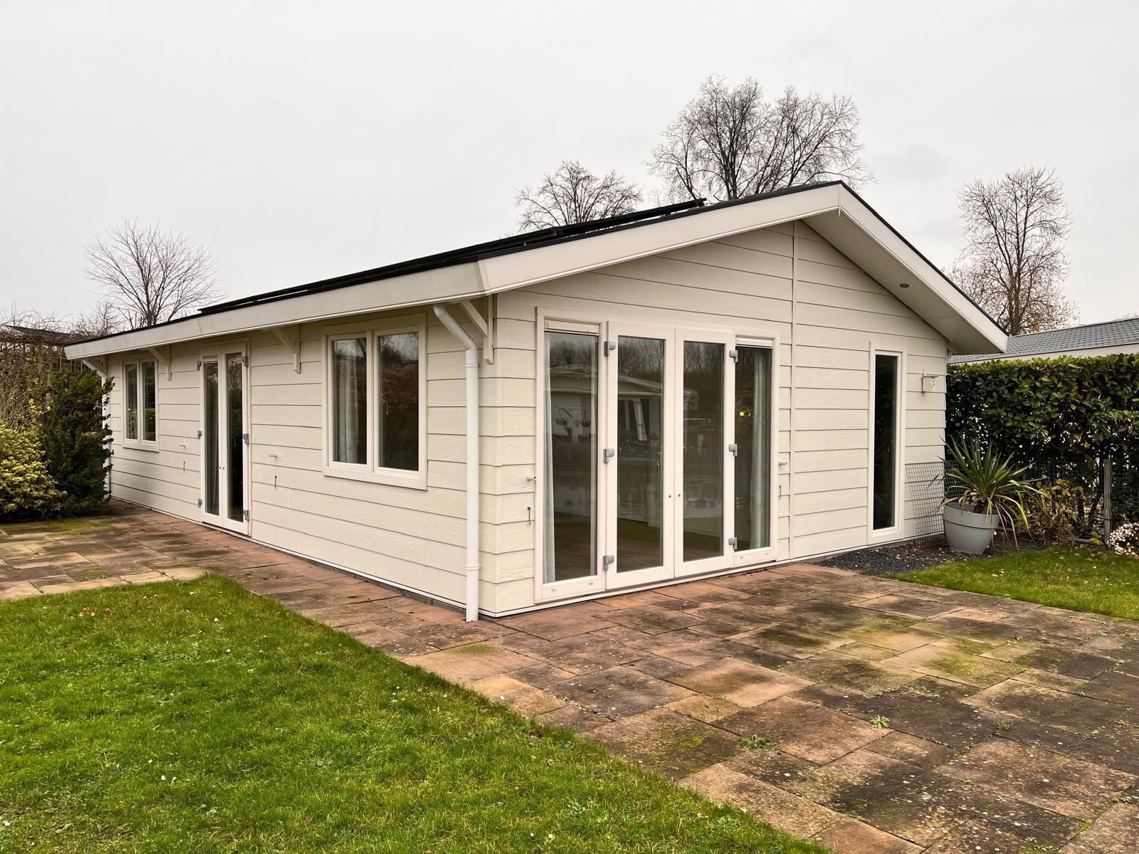 Freistehendes Haus in Halfweg, Nordseekste, Nordholland, mit groem Garten und moderner Architektur fr einen entspannten Urlaub.