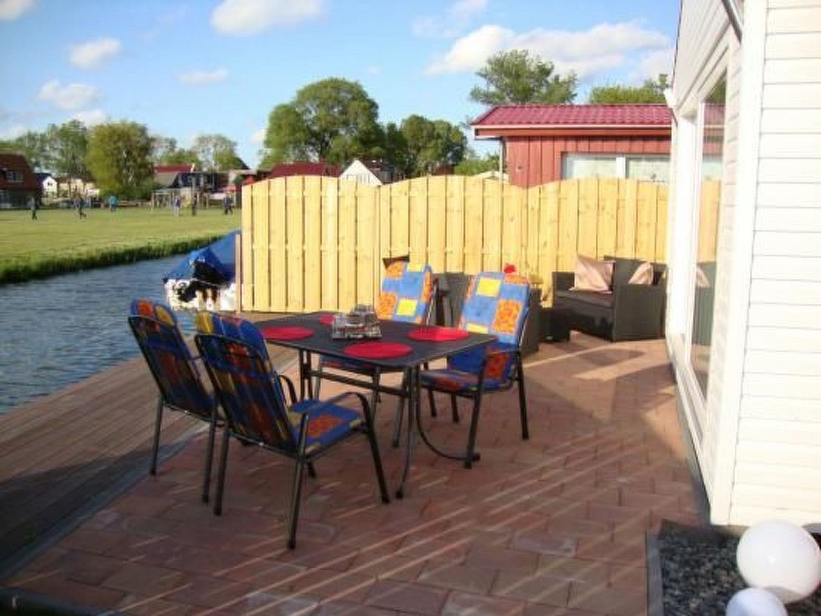 Guest house 460109 - Holiday property IJsselmeerkust - Vakantiehuis Auszeit direkt am Wasser