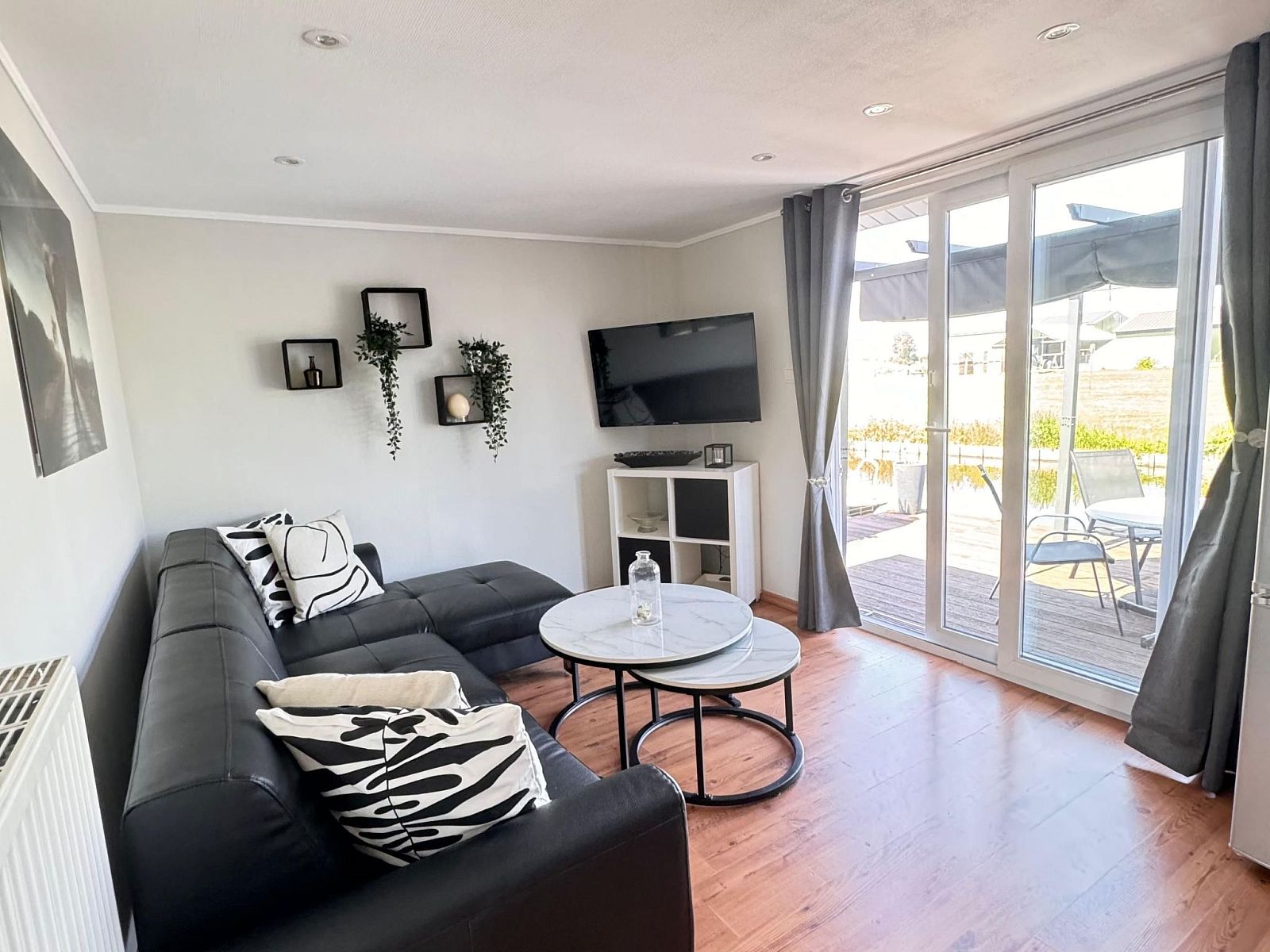 Unterkunft 460120 - Ferienhaus IJsselmeerkust - Vakantiehuis Ela mit Holzgrill, Garten und Terrasse