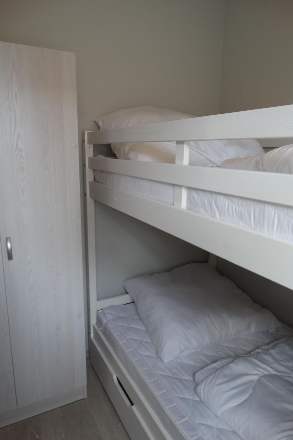 Verblijf 460124 - Vakantiewoning IJsselmeerkust - Vakantiehuis Schmuckes neuwertiges Ferienhaus  auf einer kle