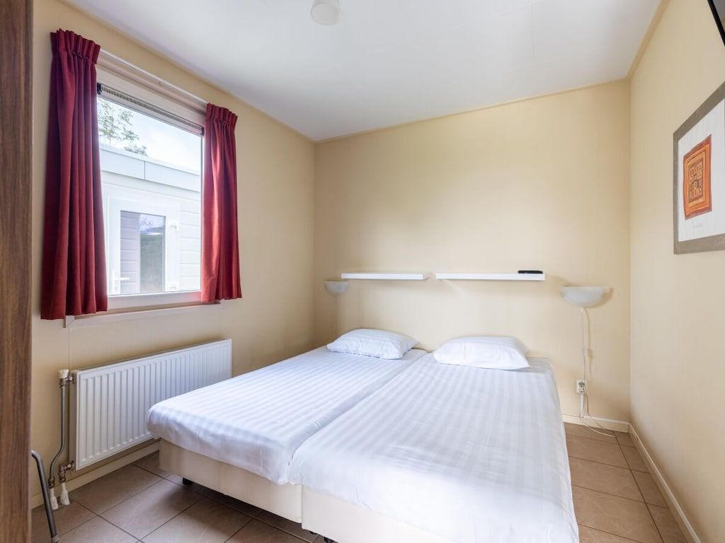 Guest house 460145 - Chalet IJsselmeerkust - 17674