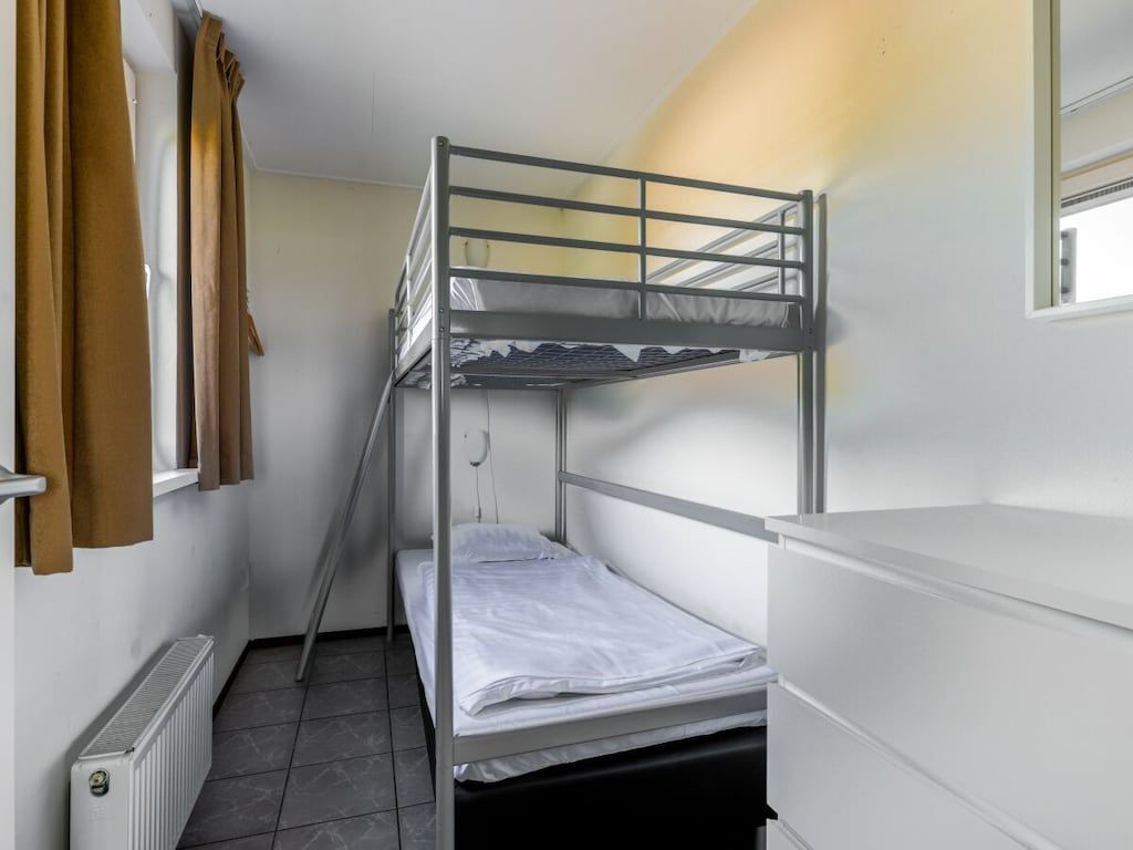Guest house 460145 - Chalet IJsselmeerkust - 17674