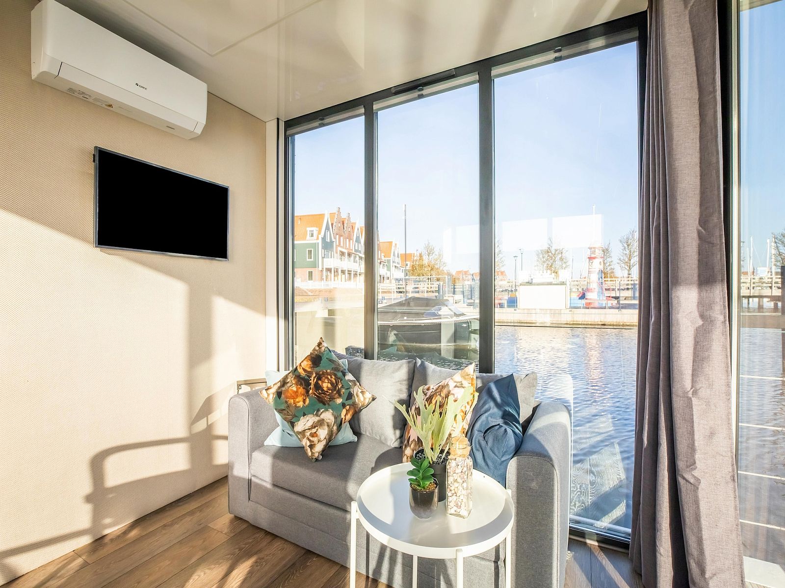 Guest house 460351 - Boat IJsselmeerkust - Marina Sunrise