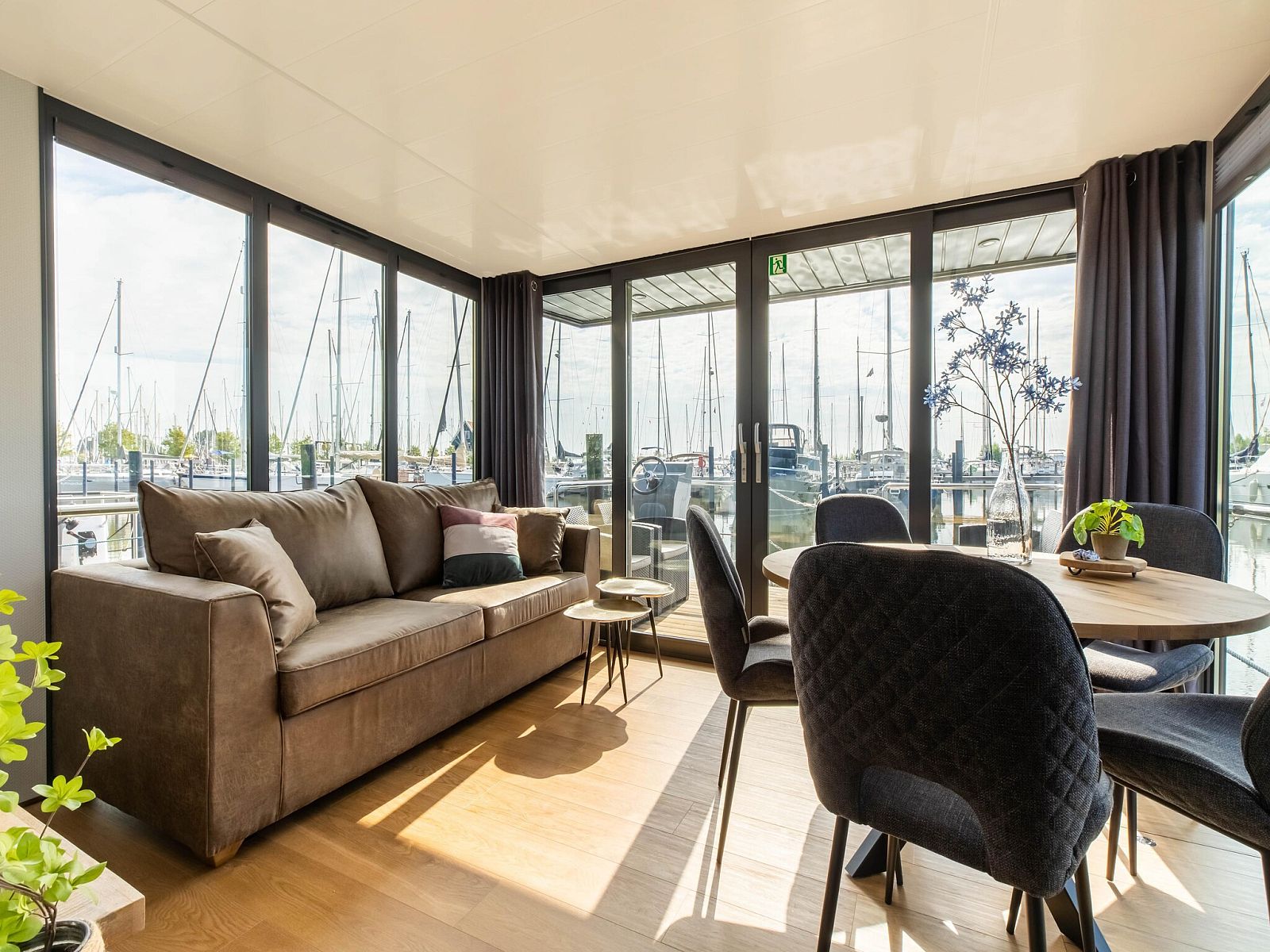 Guest house 460352 - Boat IJsselmeerkust - Wave