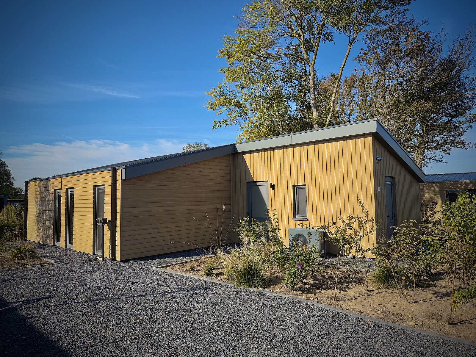 Modern detached house in Enkhuizen surrounded by nature, ideal vacation home on the IJsselmeer coast in North Holland.