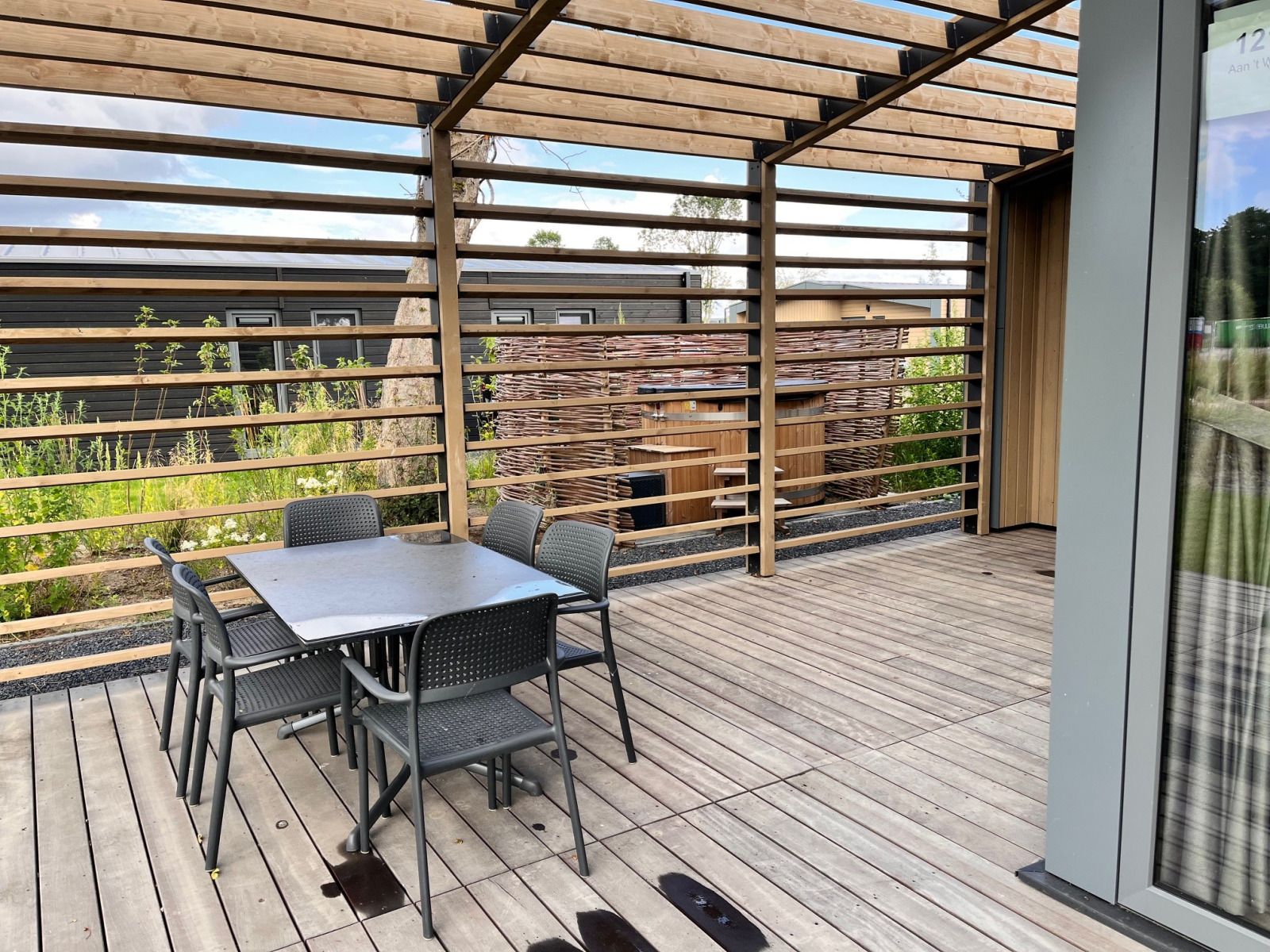 Guest house 461240 - Holiday property IJsselmeerkust - Cube Split Hottub