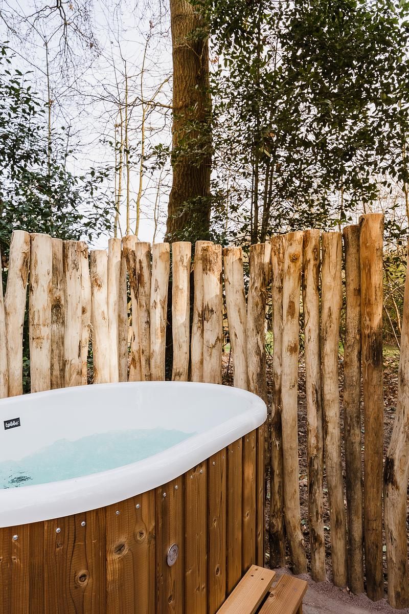 Verblijf 461620 - Tenthuis IJsselmeerkust - De Stille Heide | 6 Pers. | Kachel & Hottub