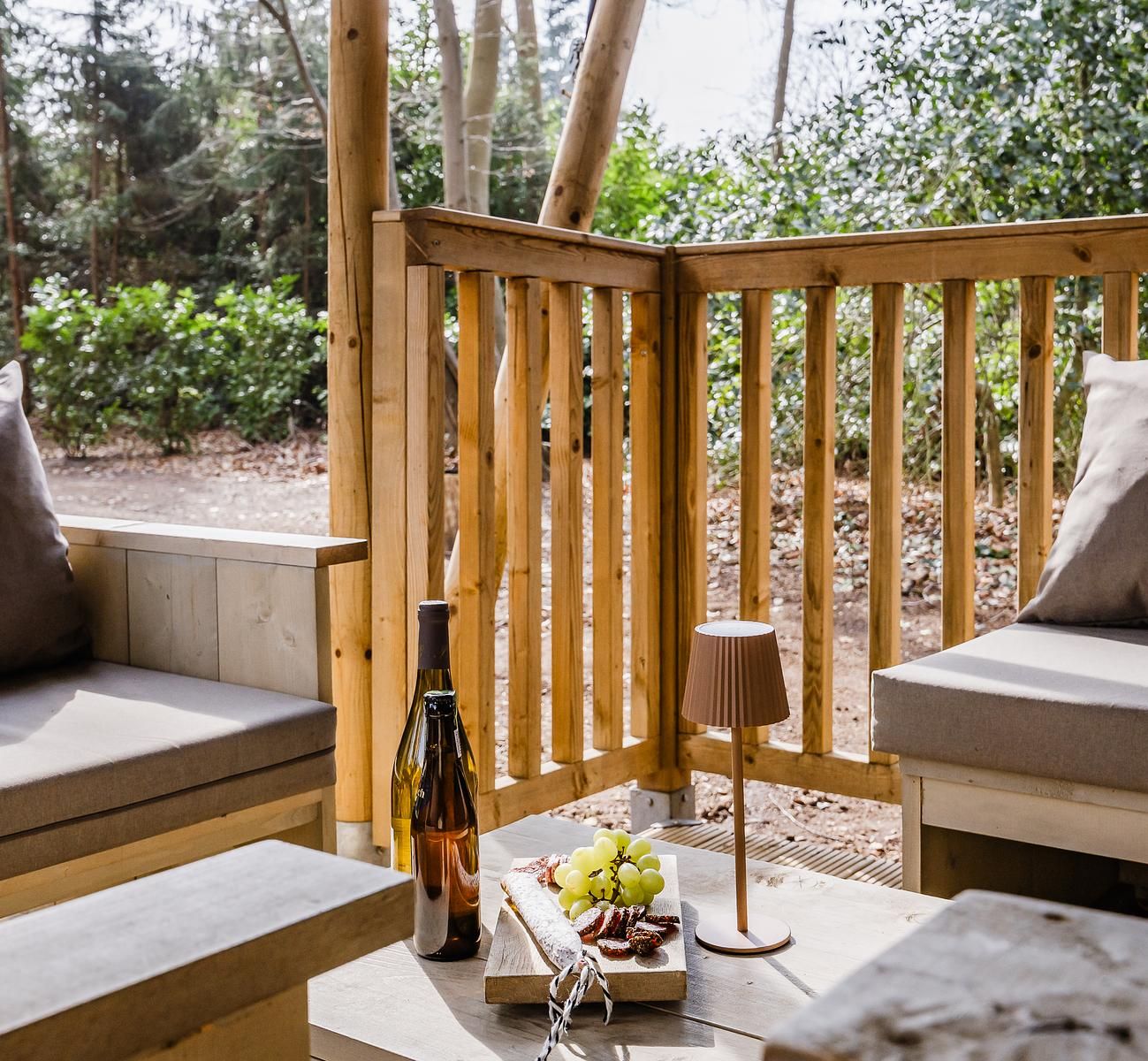 Verblijf 461620 - Tenthuis IJsselmeerkust - De Stille Heide | 6 Pers. | Kachel & Hottub