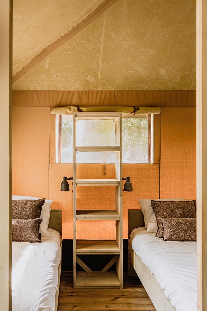 Verblijf 461620 - Tenthuis IJsselmeerkust - De Stille Heide | 6 Pers. | Kachel & Hottub