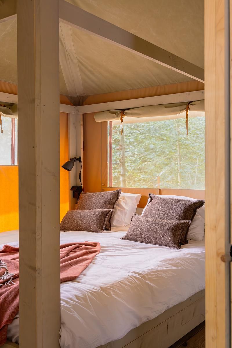 Verblijf 461620 - Tenthuis IJsselmeerkust - De Stille Heide | 6 Pers. | Kachel & Hottub