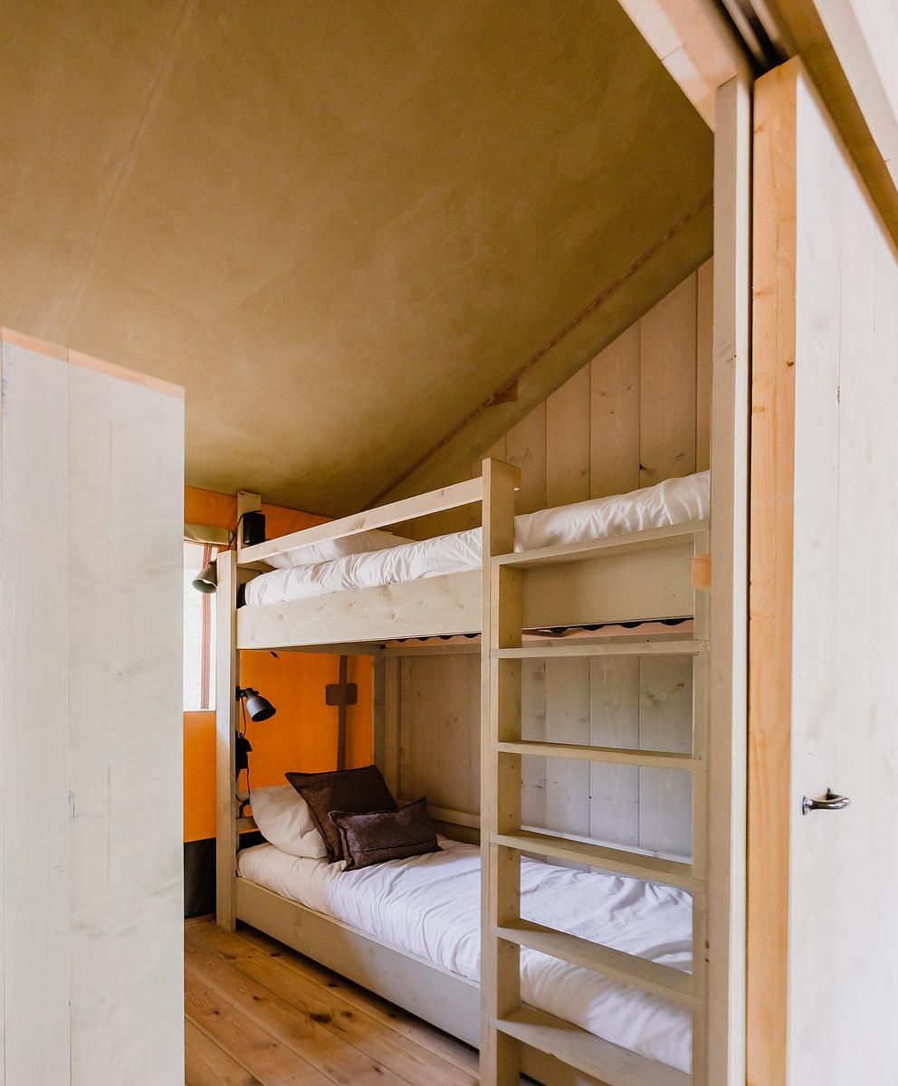 Verblijf 461620 - Tenthuis IJsselmeerkust - De Stille Heide | 6 Pers. | Kachel & Hottub