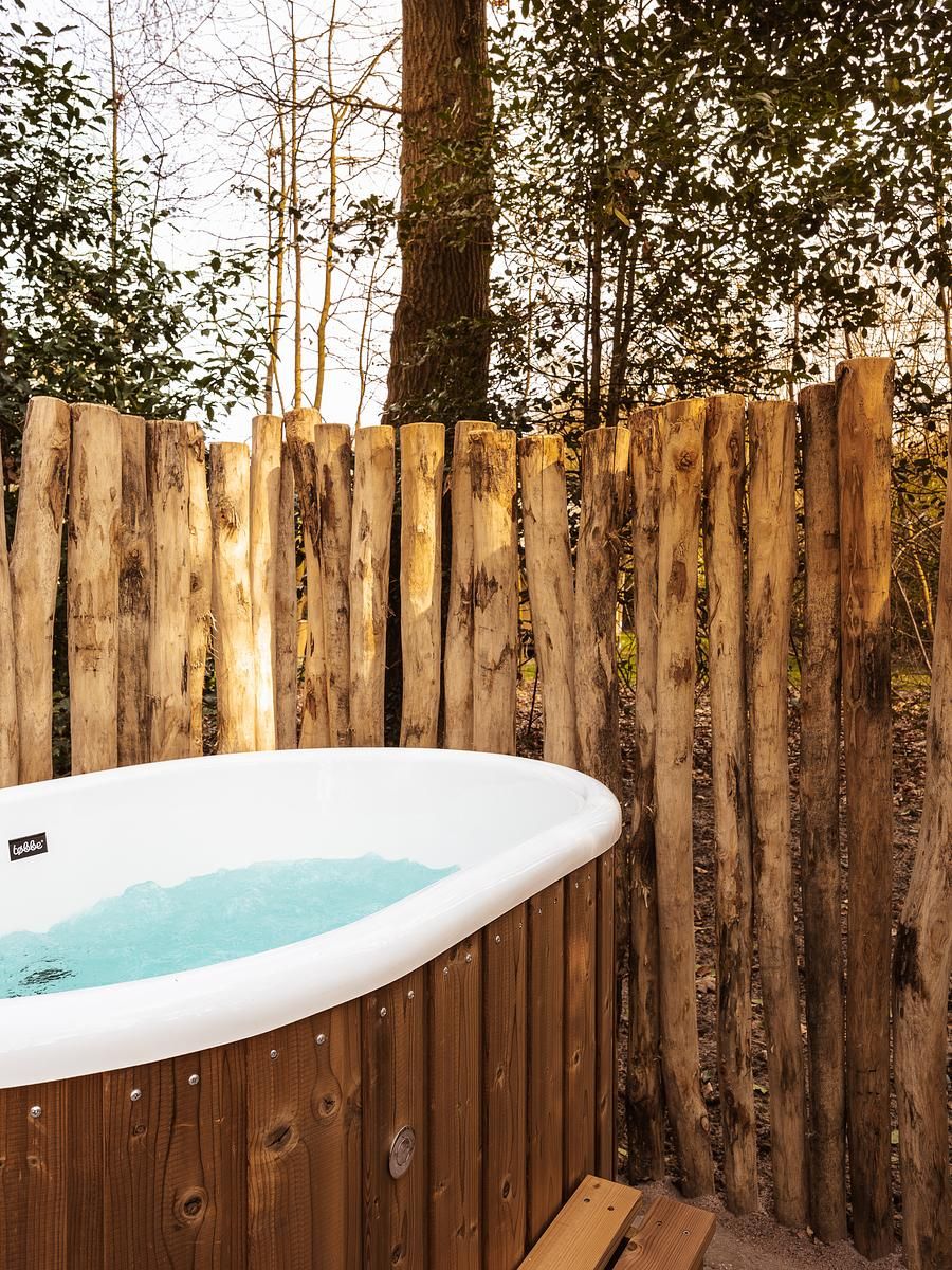 Verblijf 461620 - Tenthuis IJsselmeerkust - De Stille Heide | 6 Pers. | Kachel & Hottub