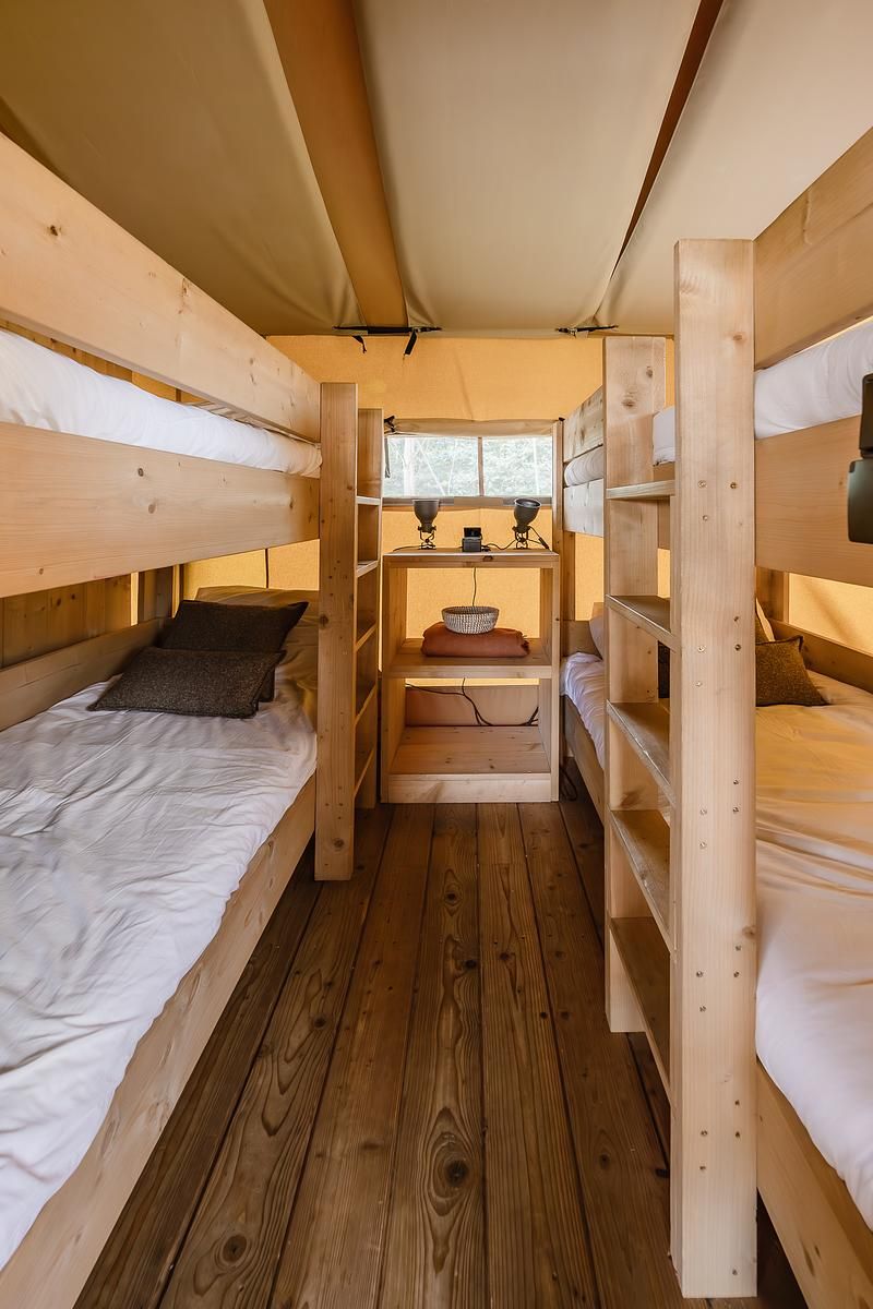 Verblijf 461625 - Tenthuis IJsselmeerkust - De Heide Tent | 6 Pers. | Kachel