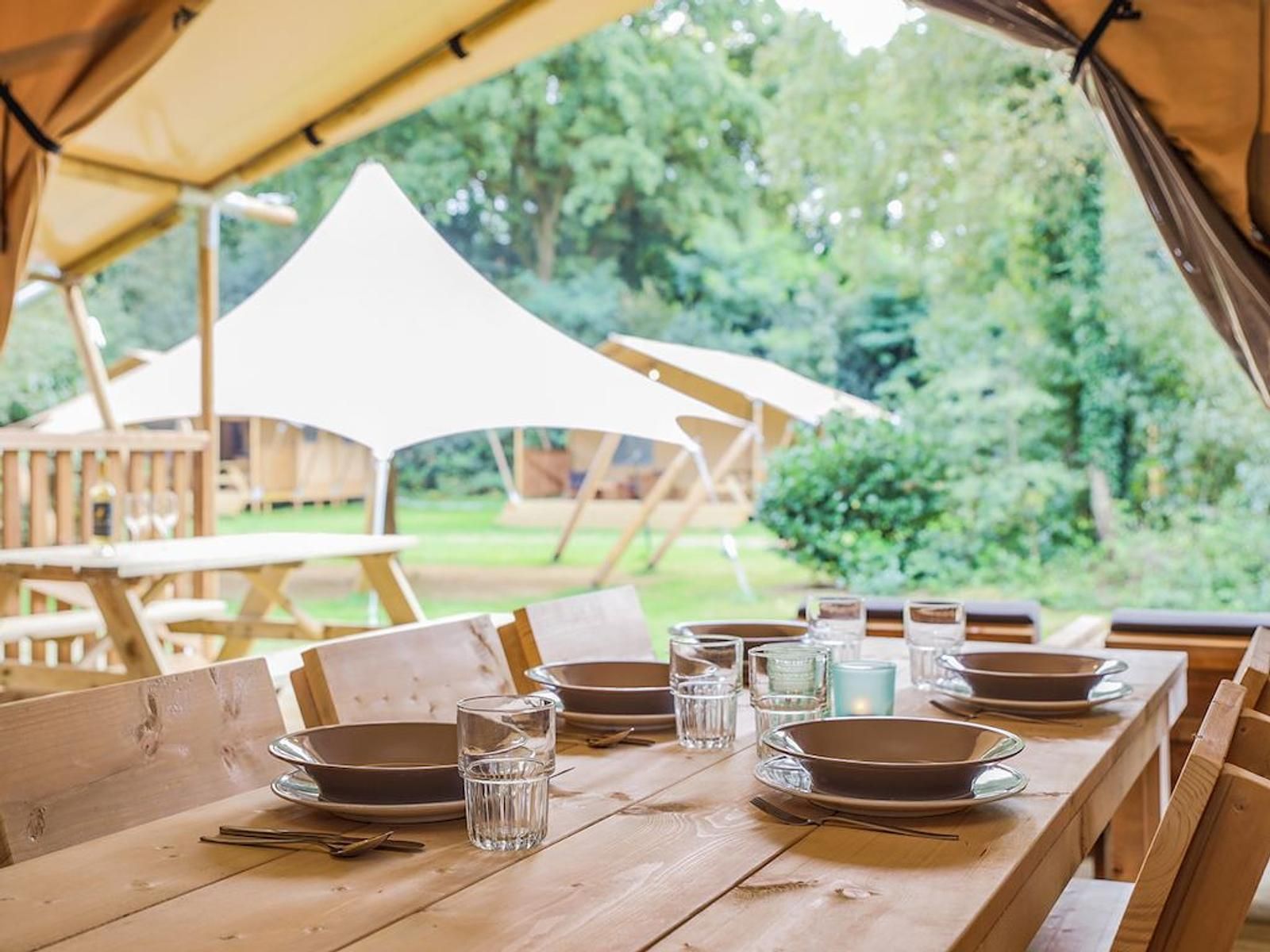 Guest house 461626 - Tent house IJsselmeerkust - De Bos Tent | 5 Pers. | Kachel