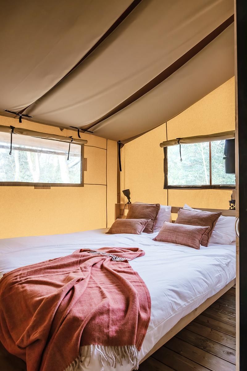 Verblijf 461626 - Tenthuis IJsselmeerkust - De Bos Tent | 5 Pers. | Kachel