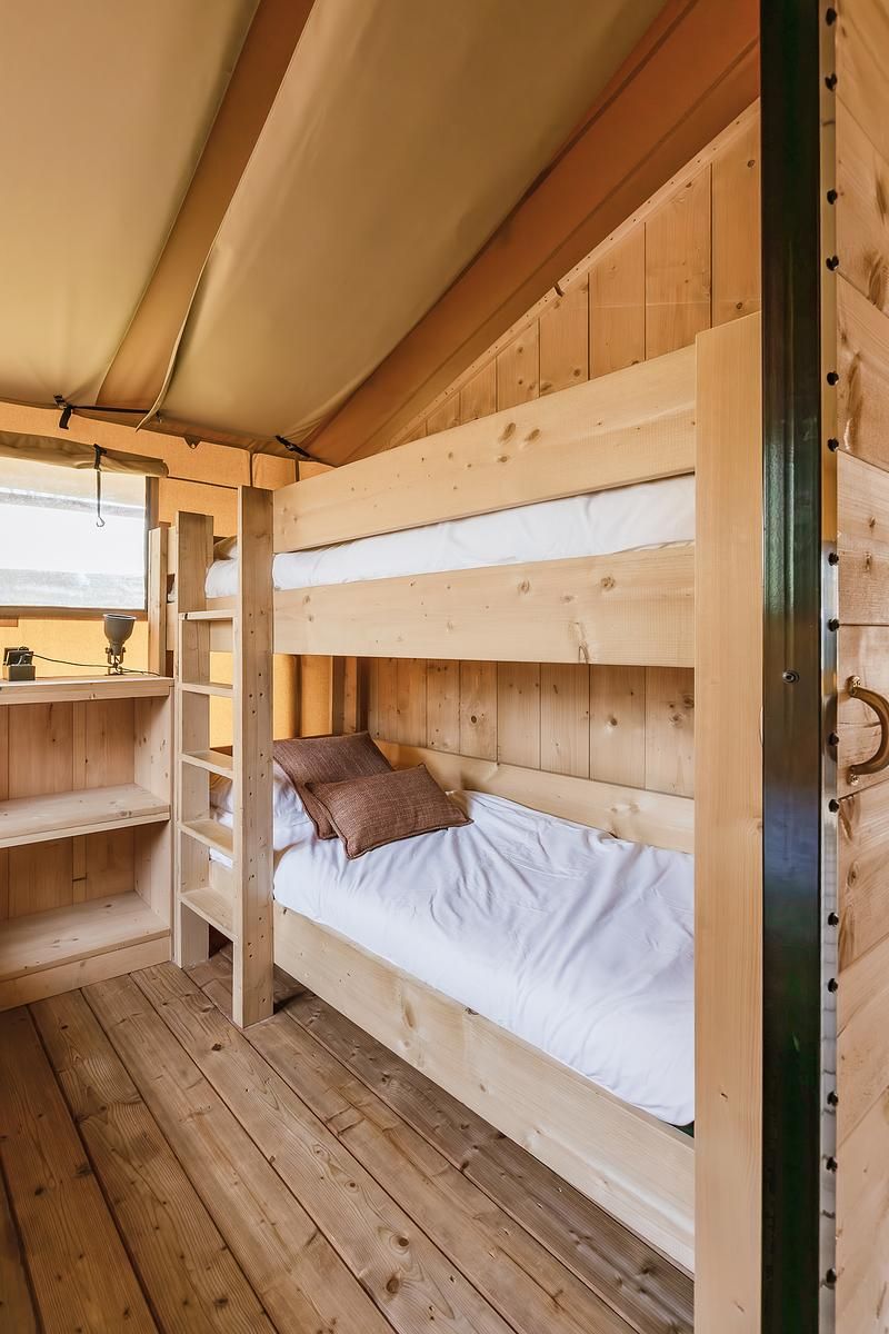 Verblijf 461626 - Tenthuis IJsselmeerkust - De Bos Tent | 5 Pers. | Kachel