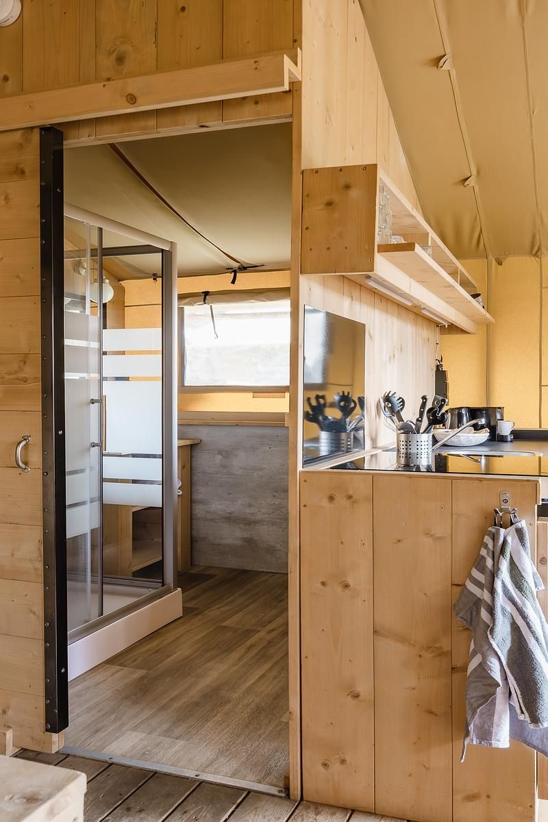 Verblijf 461626 - Tenthuis IJsselmeerkust - De Bos Tent | 5 Pers. | Kachel