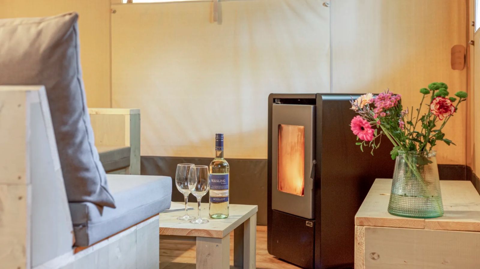 Verblijf 461630 - Tenthuis IJsselmeerkust - De Bosvilla met Kachel