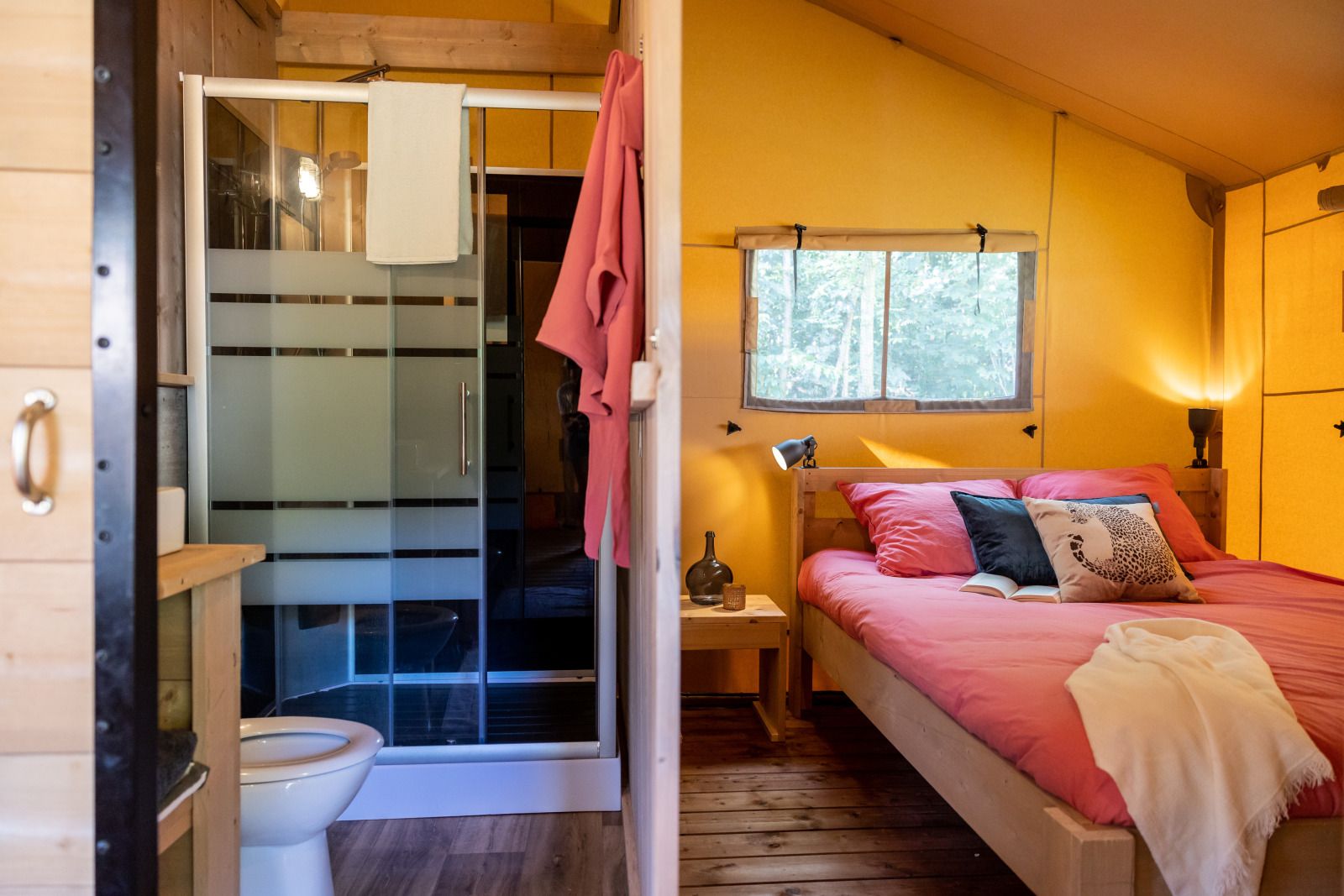 Guest house 461632 - Tent house IJsselmeerkust - De Bos Tent met Kachel