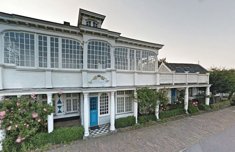 Charmant exterieur van Vakantiehuis in Edam, gelegen aan de IJsselmeerkust in Noord-Holland.