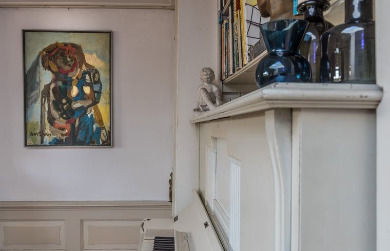 Kunst en interieur in Vakantiehuis in Edam, artistiek verblijf aan de IJsselmeerkust.