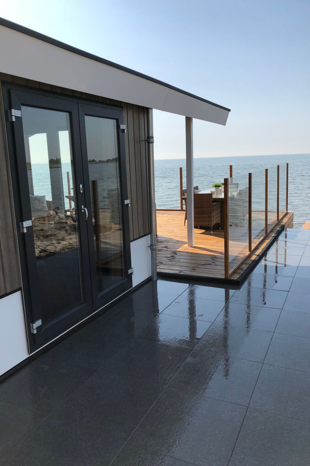 Guest house 462507 - Holiday property IJsselmeerkust - Vakantiehuis Chalet mit Wasserblick