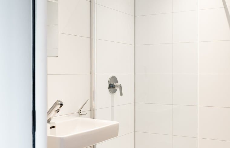 Grosser Garten am Ferienhaus in Bovenkarspel, ideal fuer Aktivitaeten im Freien, Nordhollands IJsselmeerkueste.