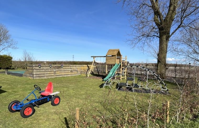 Spielplatz fuer Kinder im Ferienhaus in Anna Paulowna, Ferienhaus in Nordholland, Wattenkueste.