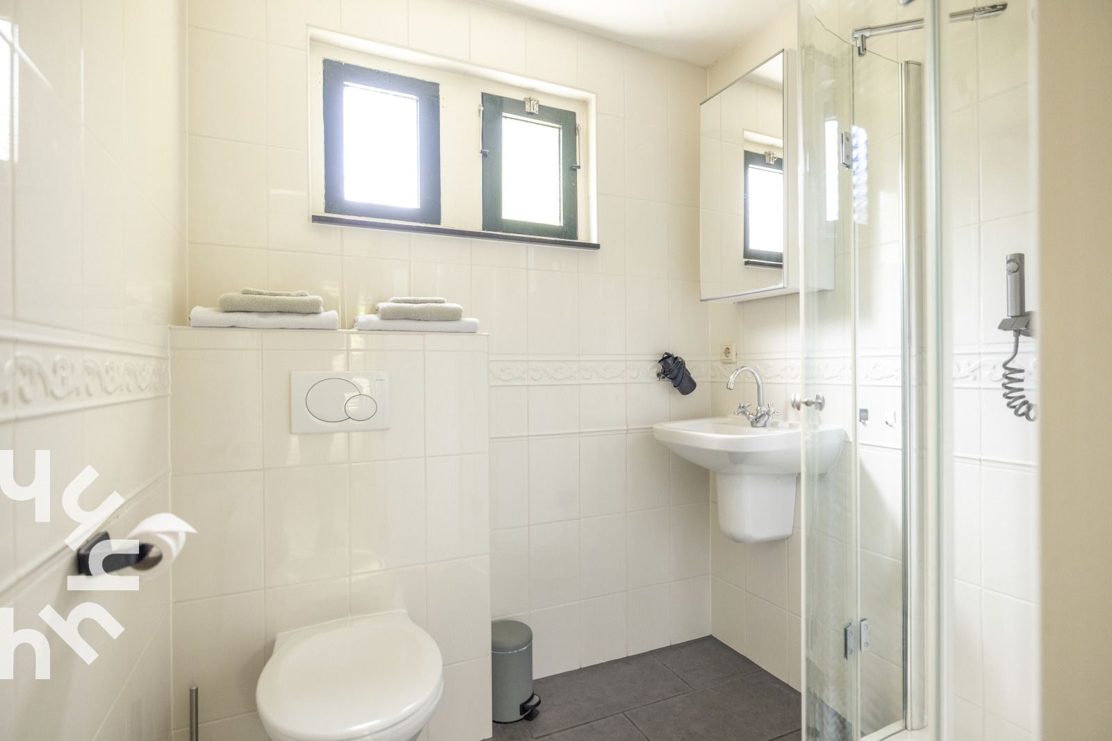 Volledig uitgeruste keuken in NH495 vakantiehuis, Sint-Pancras, Noord-Holland.