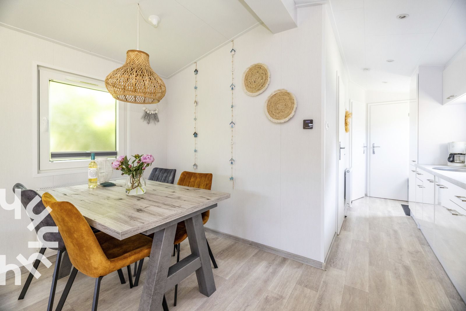 Blick ueber die Stadt in der Naehe des NH392 Ferienhauses in Schoorl, Nordholland.