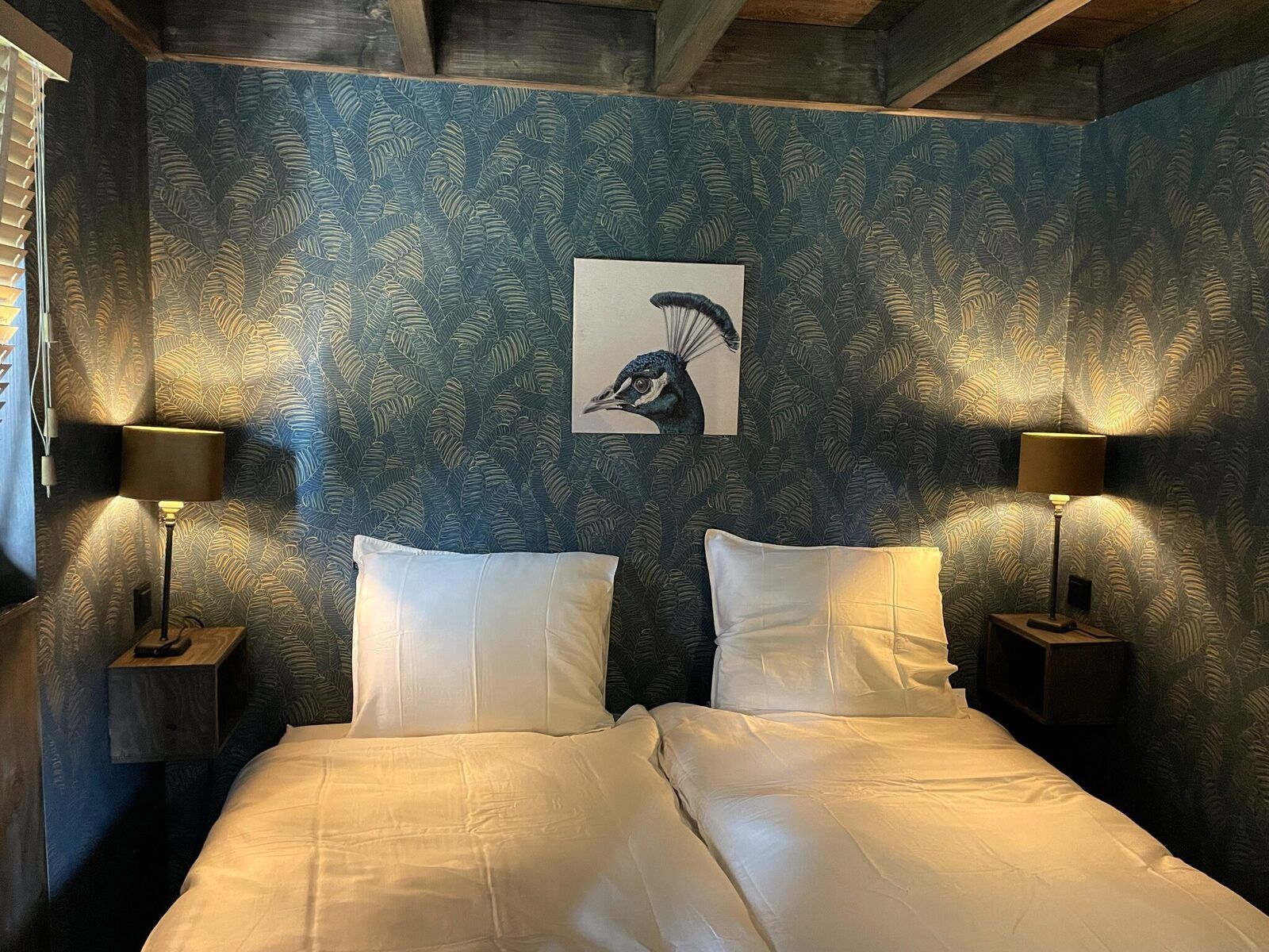 Second bedroom in the 6-person Dune Lodge with Charging Point in Schoorl, North Holland. Comfortably and stylishly furnished.