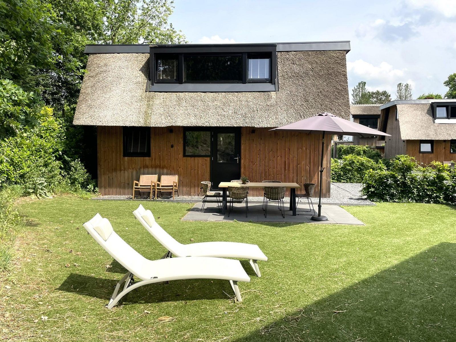 Guest house 484243 - Holiday property Noord-Holland noord - 6-persoons Duinlodge met Oplaadpunt
