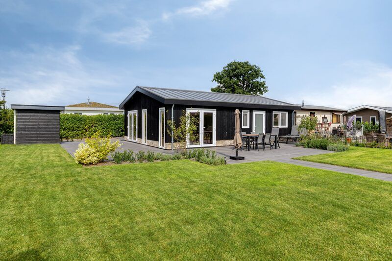 Natuurhoeve 6 personen in Berkhout, Noord-Holland. Moderne vakantiehuis met ruime tuin en terras voor ontspanning.