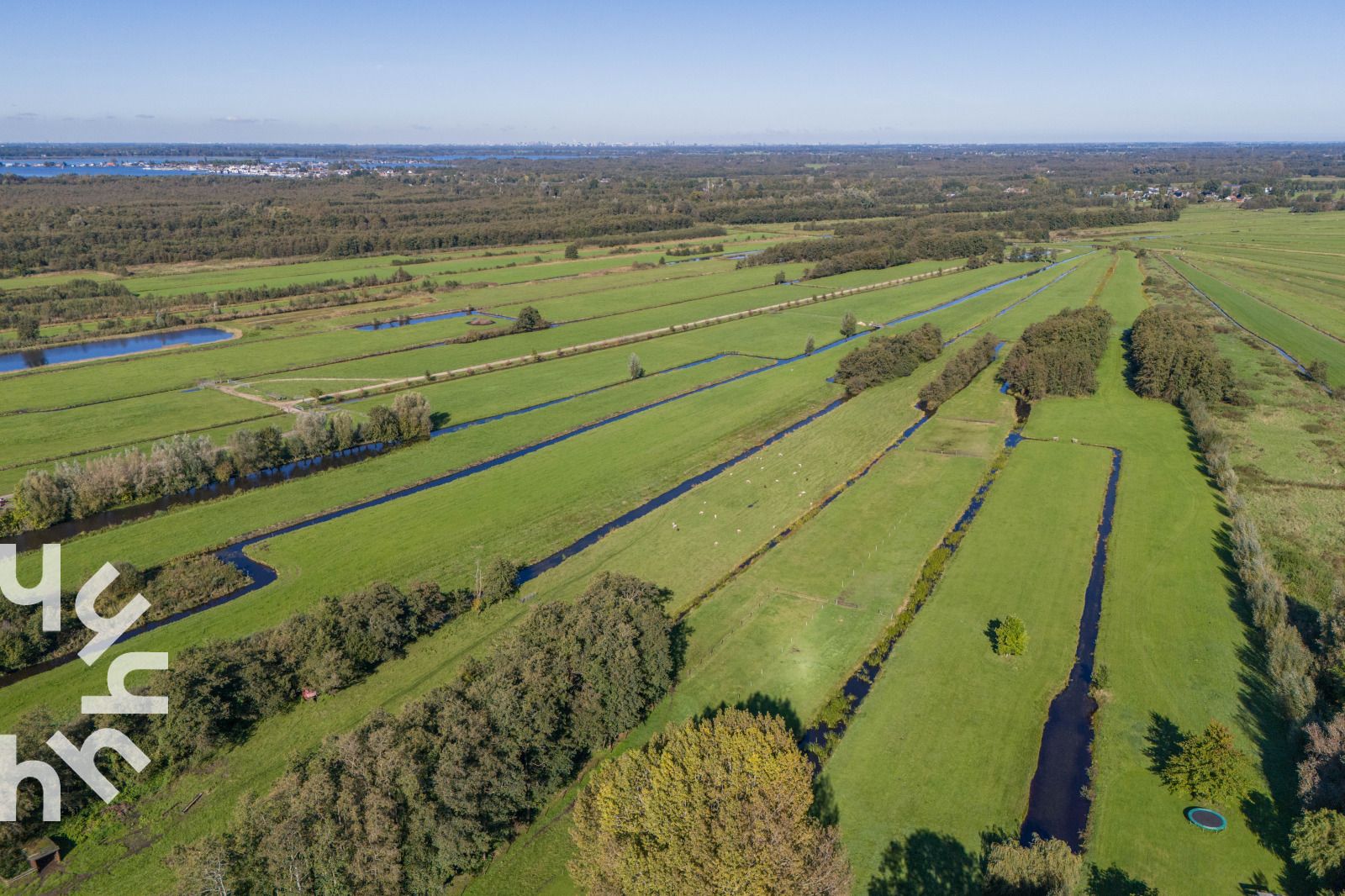 Gemuetliches Wohnzimmer im Ferienhaus NH225 in Loosdrecht, Nordholland.