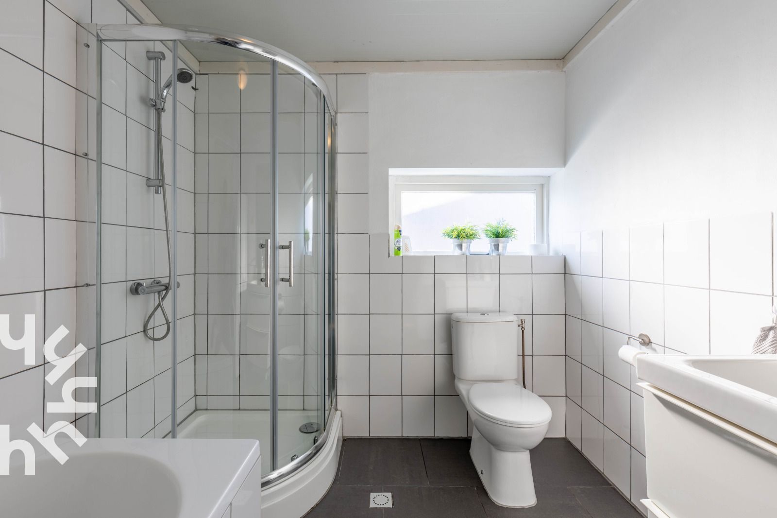 Kajakfahren auf dem See in der Naehe des Ferienhauses NH225 in Loosdrecht, Nordholland.