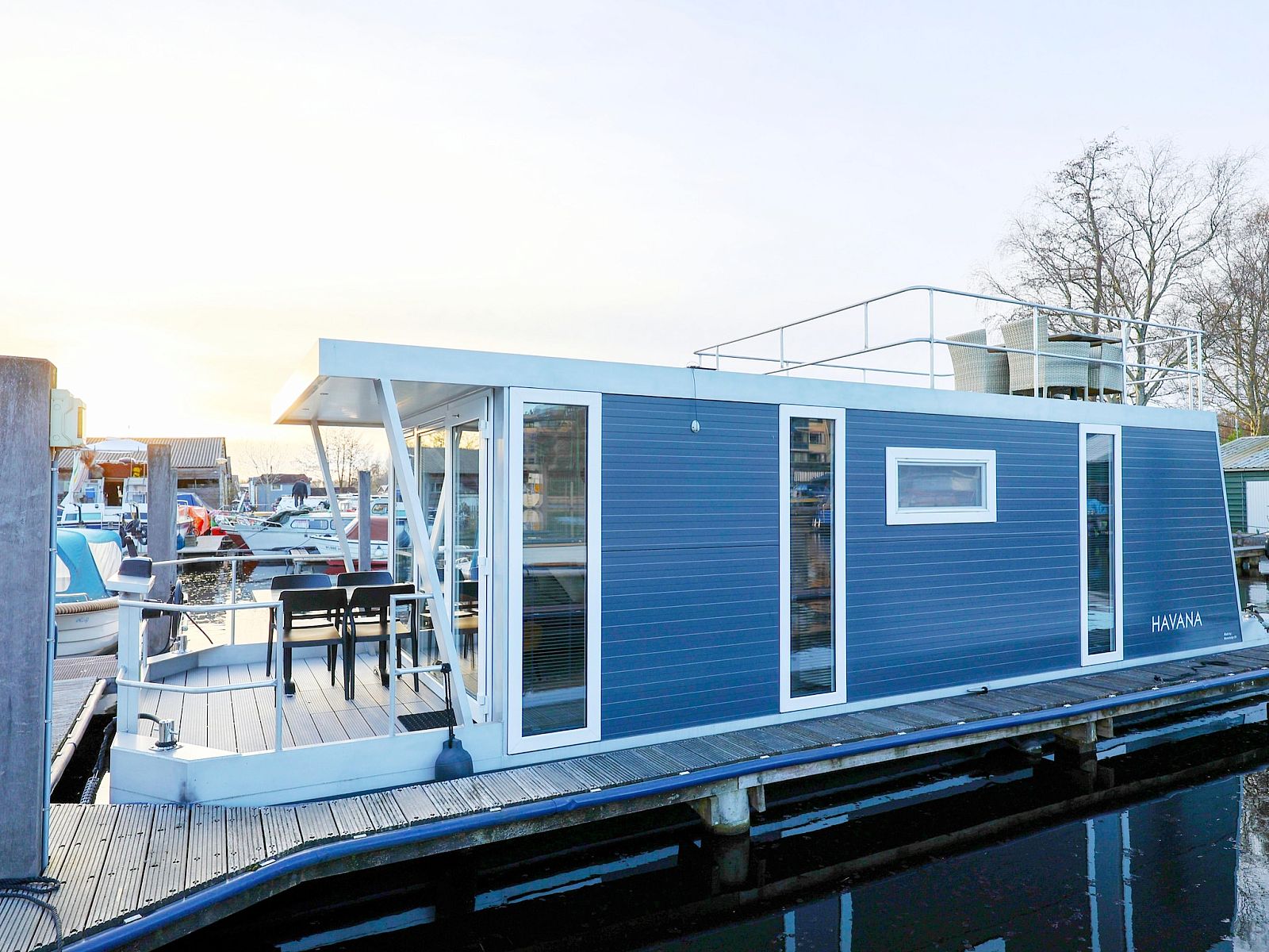 Guest house 510145 - Boat Amsterdam eo - Houseboat with roof terrace and balcony (4 pers) "De Hoop"
