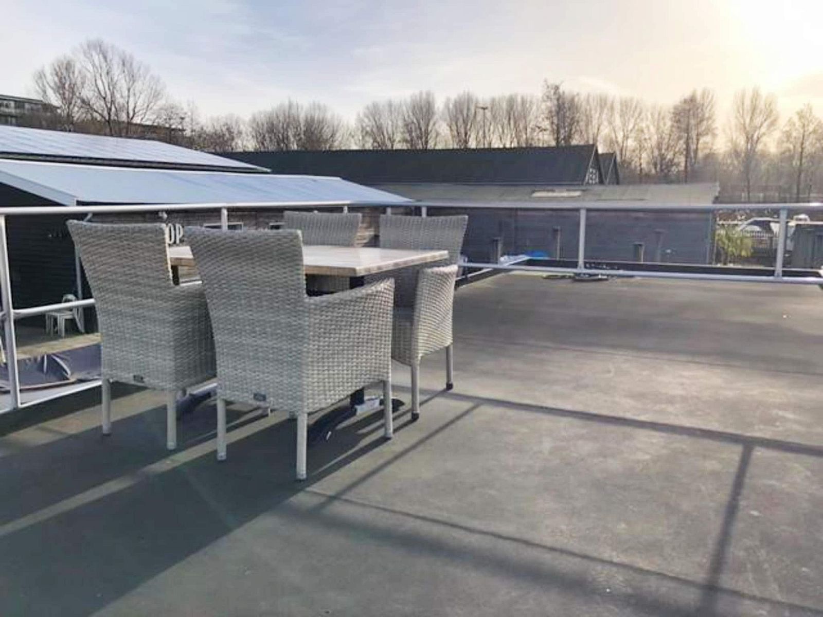 Guest house 510145 - Boat Amsterdam eo - Houseboat with roof terrace and balcony (4 pers) "De Hoop"